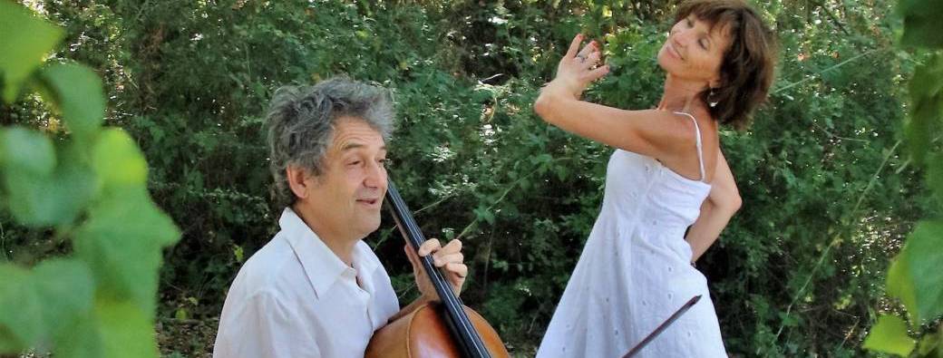 DANS LA FORÊT PROFONDE