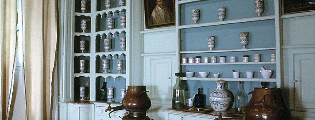 Dans les secrets de la Pharmacie de l'Oeuvre de la Miséricorde