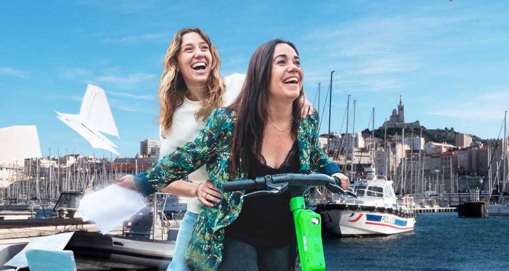 Debo Toledano & Gabrielle Giraud dans "Aya on débarque"