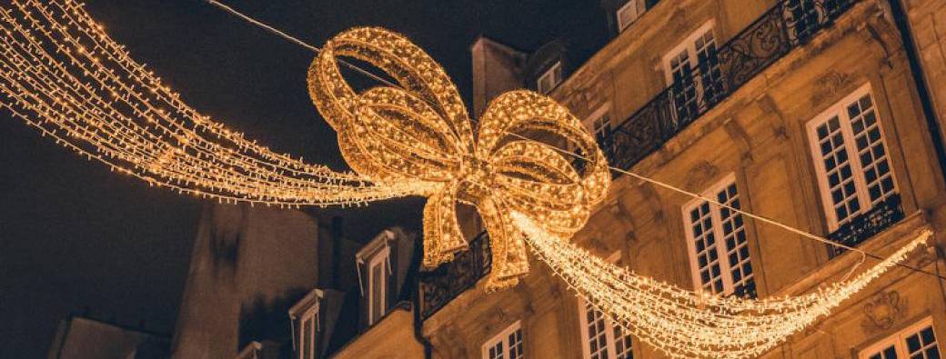 Découvrons ensemble les illuminations de Paris pour les fêtes