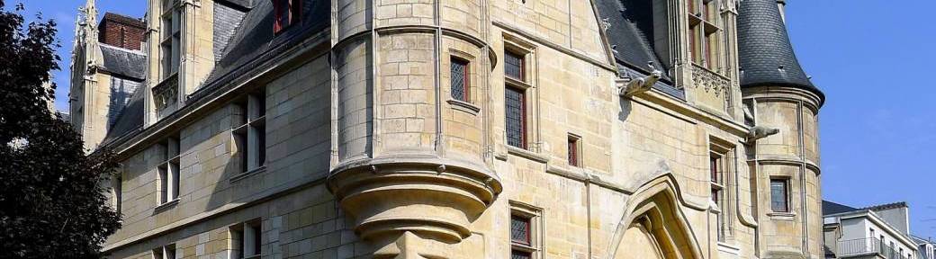 Déplie et décore ton pavillon d’exposition de poche pour les 8-12 ans !