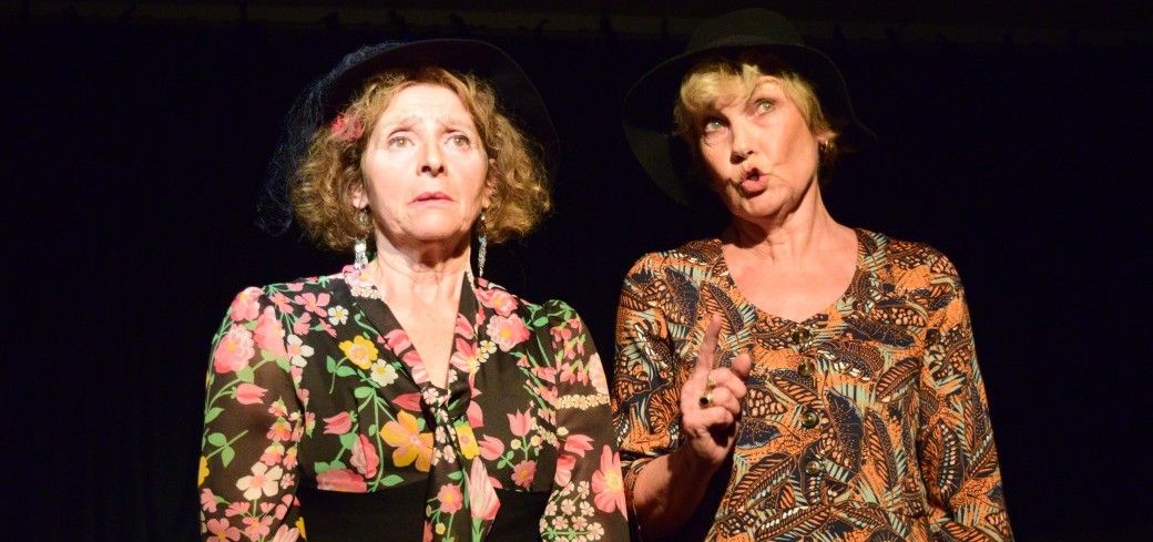 Deux petites dames vers le Nord