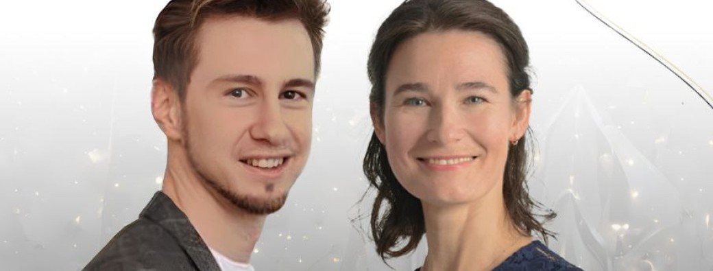 Deux pianos sur scène