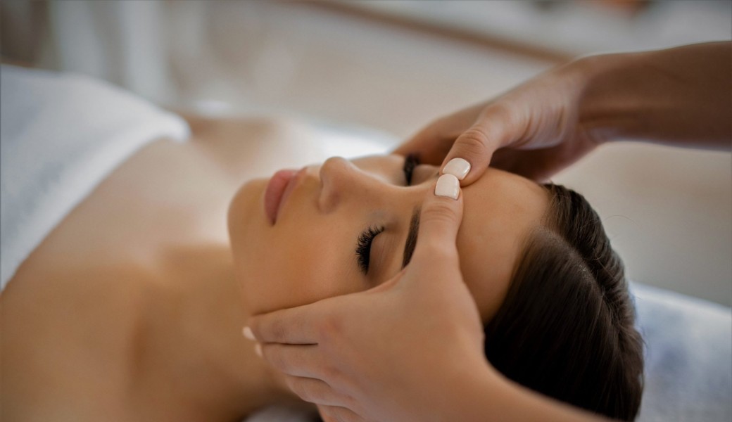 Drainage lymphatique du visage et réflexologie faciale - 60 minutes