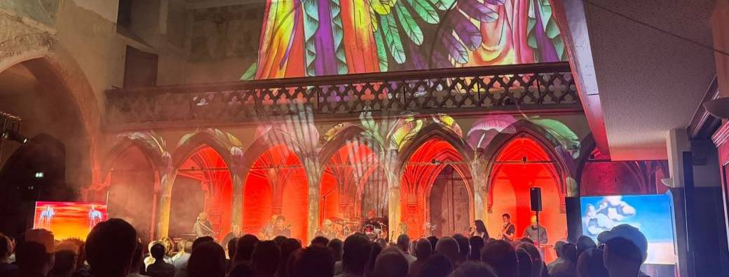 East Floyd a Tribute To Pink Floyd Show