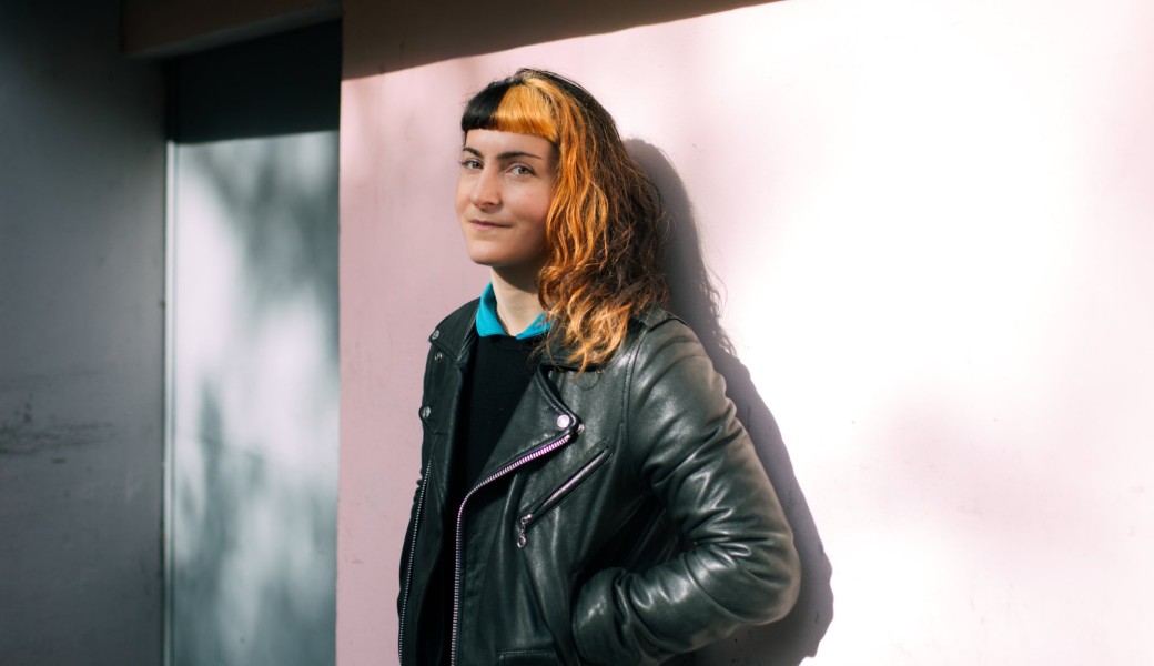 ÉCRIRE AVEC... Émilia Petrakis 