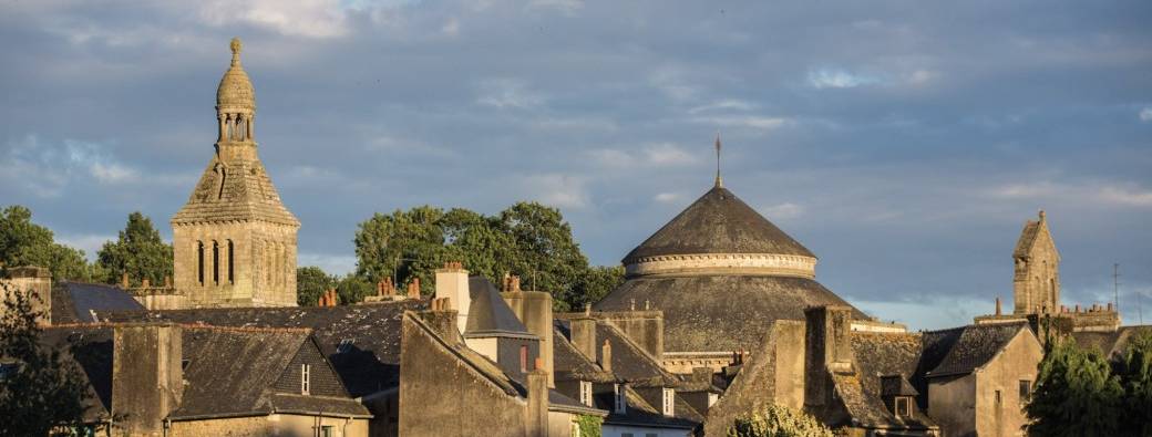 Enezenn Kemperle, un istor eus diaz kêr - visite basse ville en breton