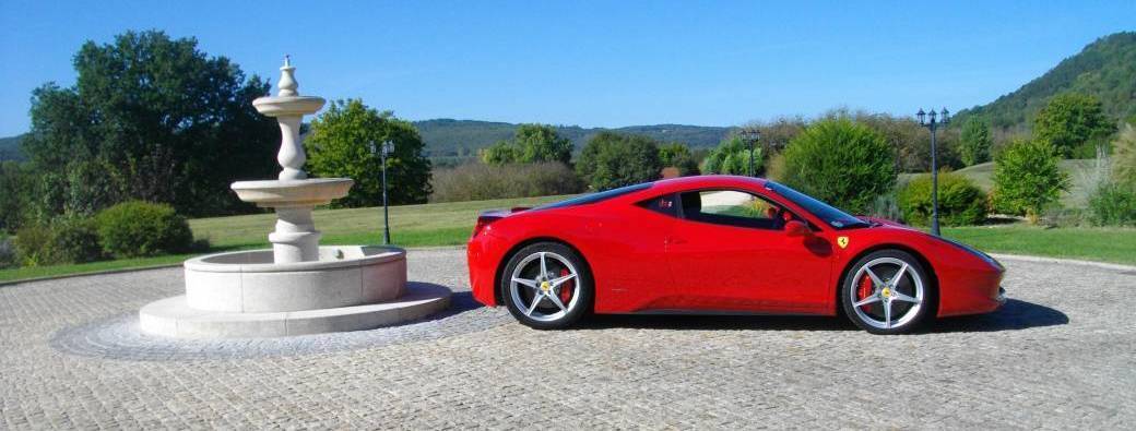 Ferrari 458 Italia (rouge)