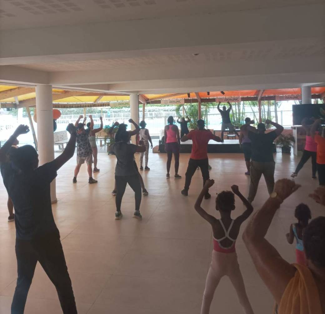 FIT DE VENDREDI KARU BIEN ETRE CLUB 