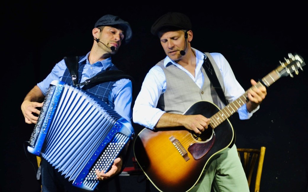 LES GAVROCHES en DUO