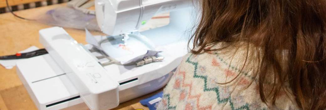 Initiation à la brodeuse numérique : fabriquez un petit écusson