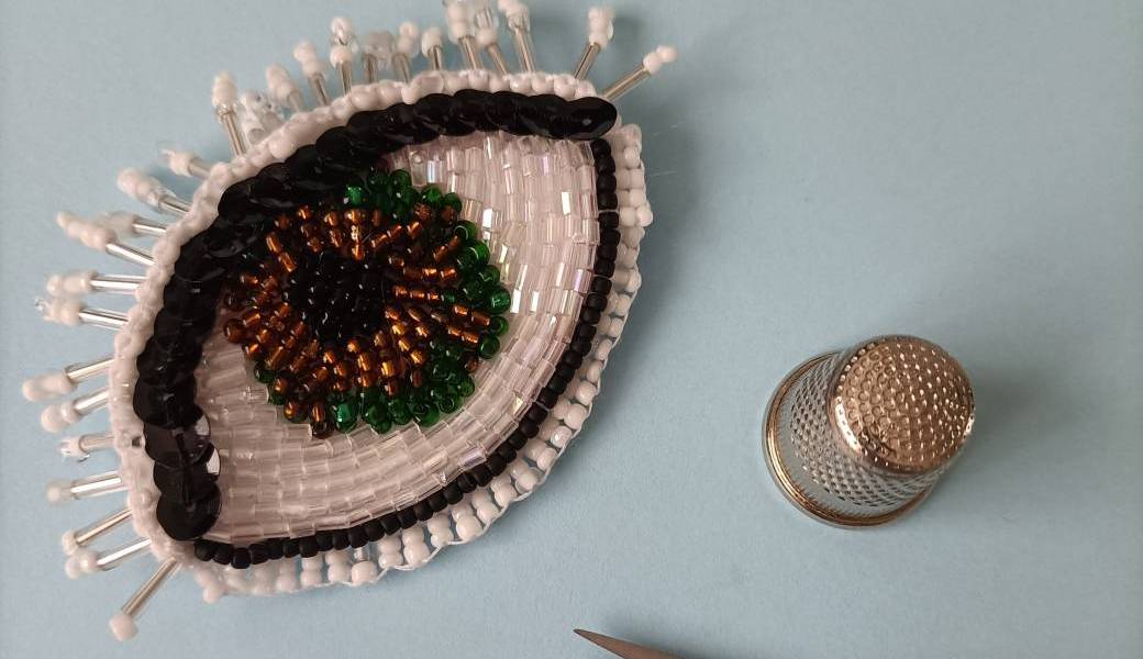 Initiation Broderie : perles et sequins
