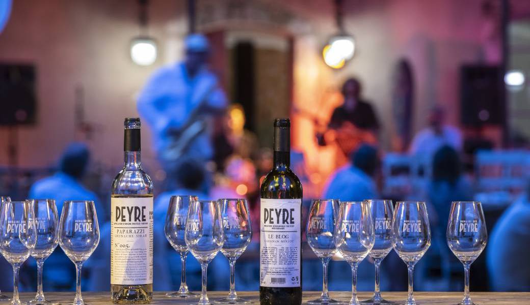 JAZZ'  N WINE