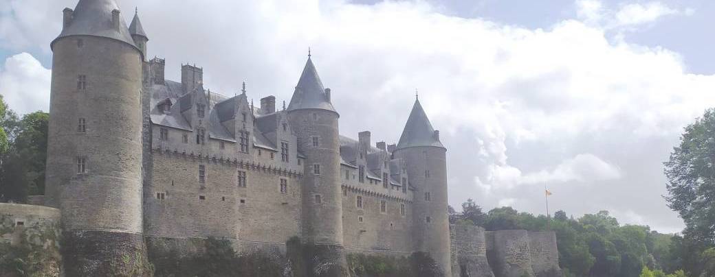 Jeu de piste historique et culturel animé à Josselin