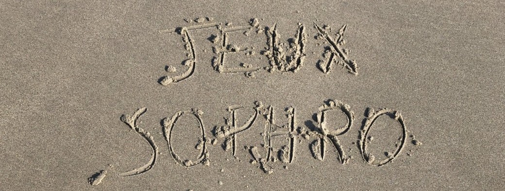 Jeux sophro en famille à la plage