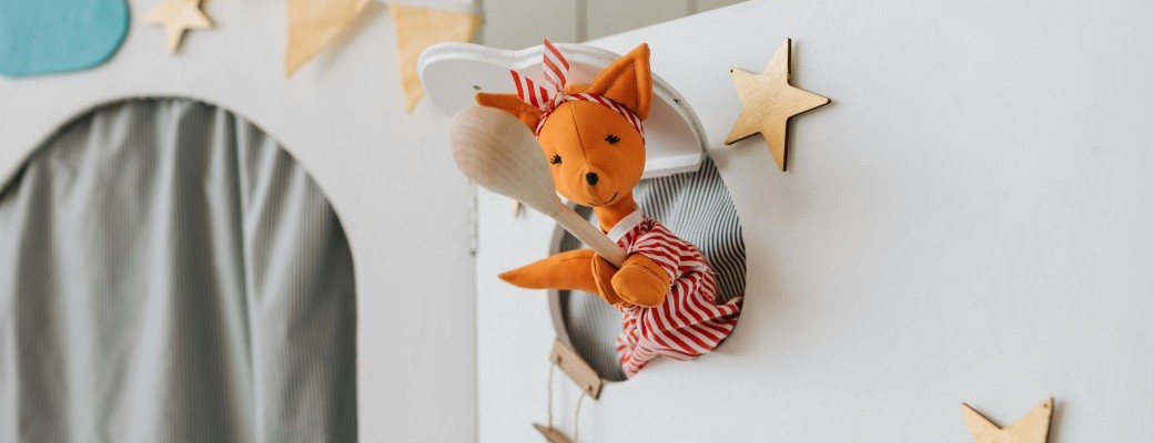 Jeux théâtraux avec des marionnettes contemporaines