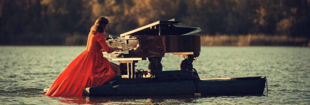 La Pianista Roja - Embalse de la Estanca, Alcañiz