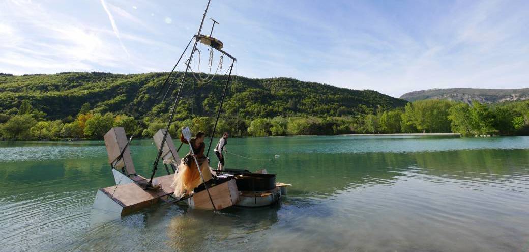 LAC DES SABLONS - Belleville-en-Beaujolais (69) - "Pagaille Navale"