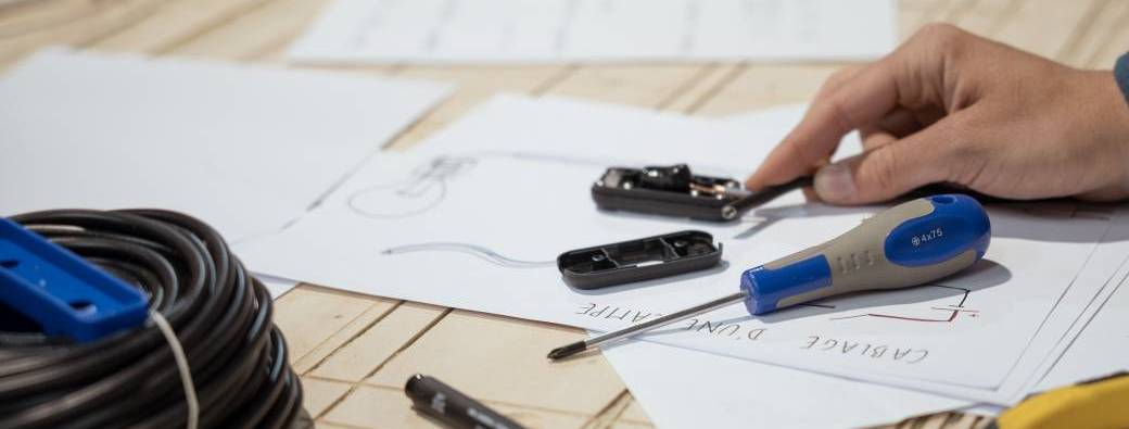 Électricité : Circuits simples et installation domestique