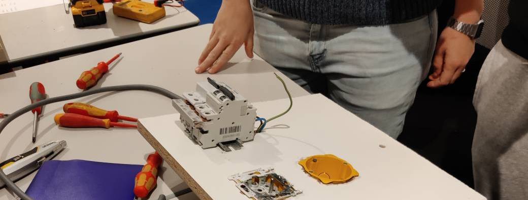 Électricité Niveau 2 : Les secrets de l'installation domestique