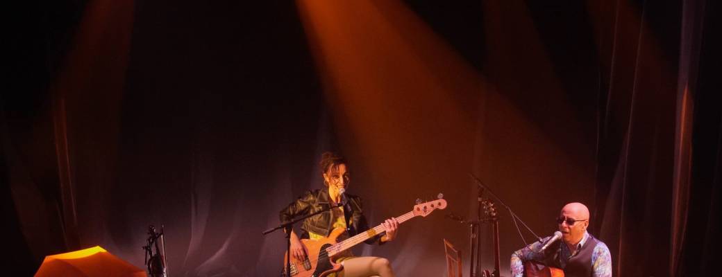 LES SAISONS DE VIS A VIES - Chanson