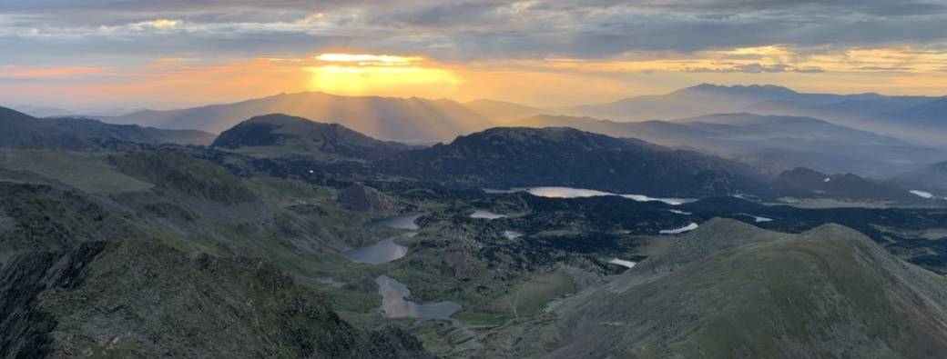 Lever de soleil sur un géant des Pyrénées Orientales