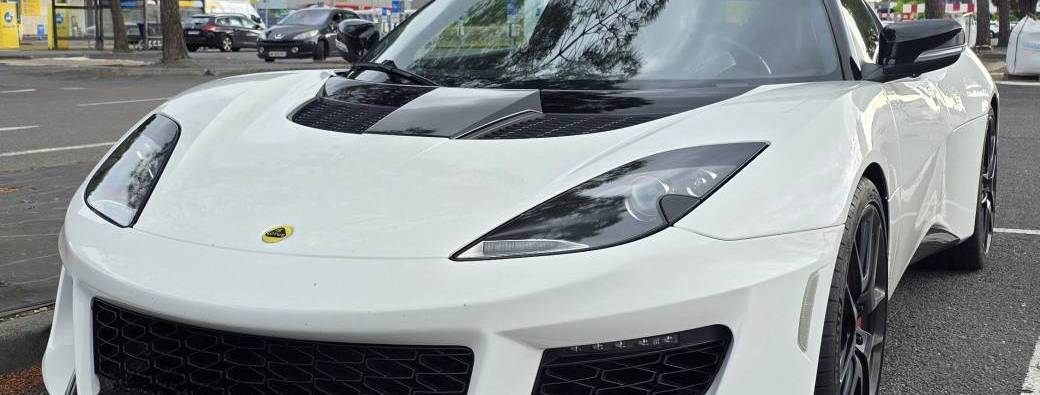 Lotus Evora 400 blanche