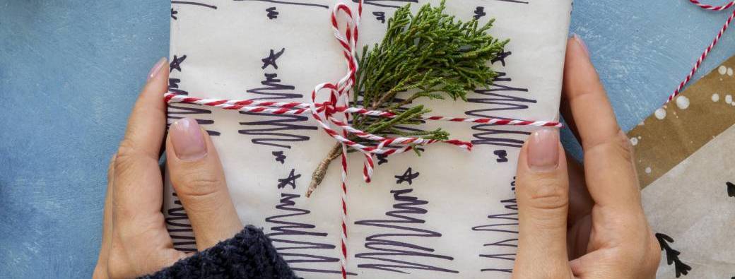 LUTINS DE NOËL : ATELIER SOLIDAIRE ET INTERGÉNÉRATIONNEL