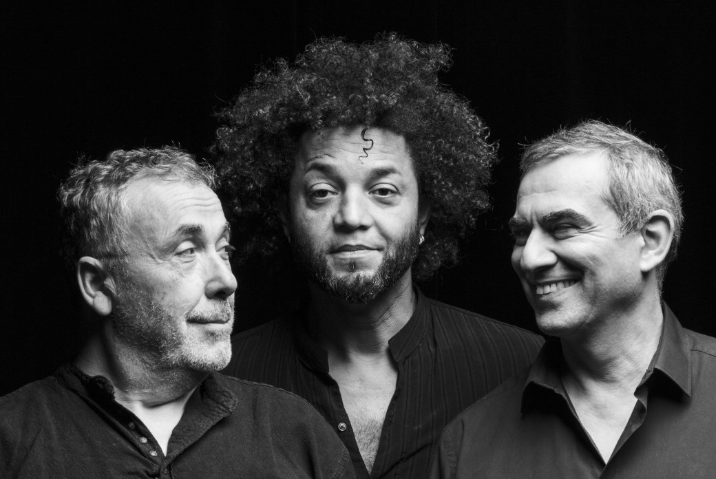 Machado Novo Trio "Como as Flores"