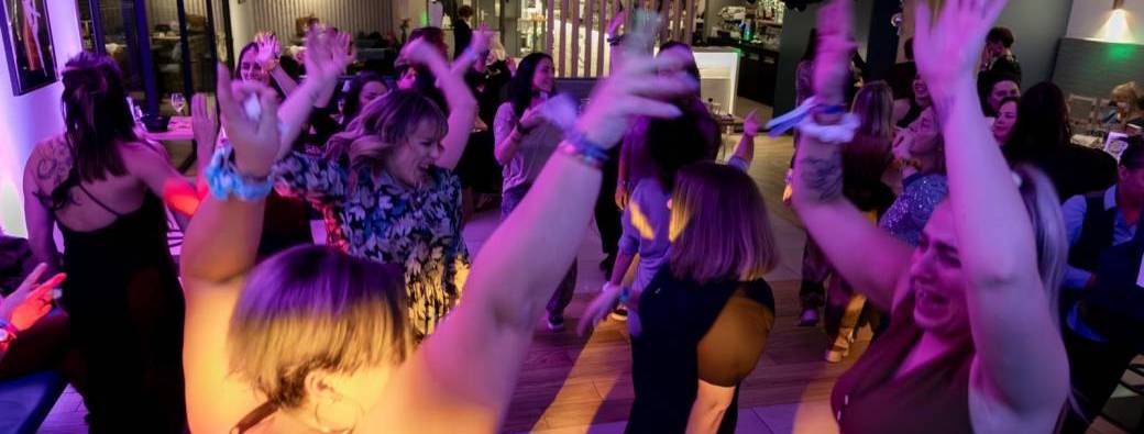 MUM'S & GIRLS POWER 4