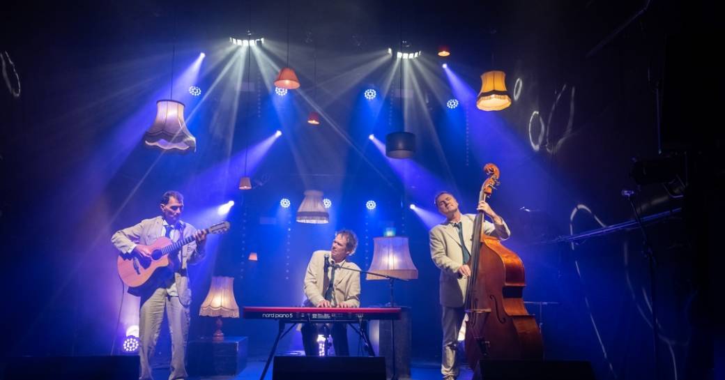 MYOSOTIS TRIO MYOSOTIS TRIO