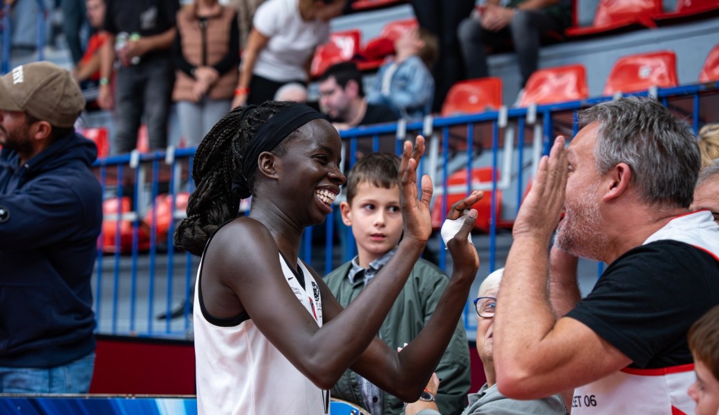 Niss'Angels Vs Champagne