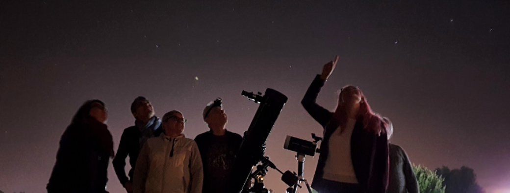 Observations aux télescopes et explications sous le ciel étoilé
