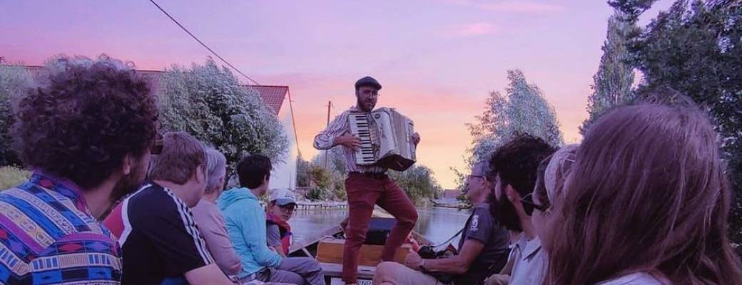 BALADE EN BATEAU | Ode au Marais
