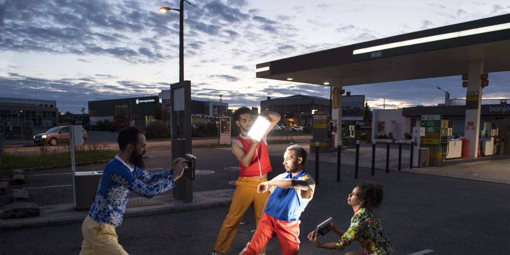 Ouverture de saison avec Between, une performance chorégraphique Fattoumi-Lamoureux