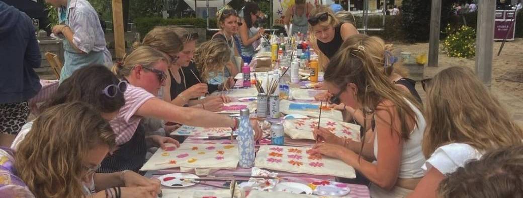 Peinture sur sac de plage