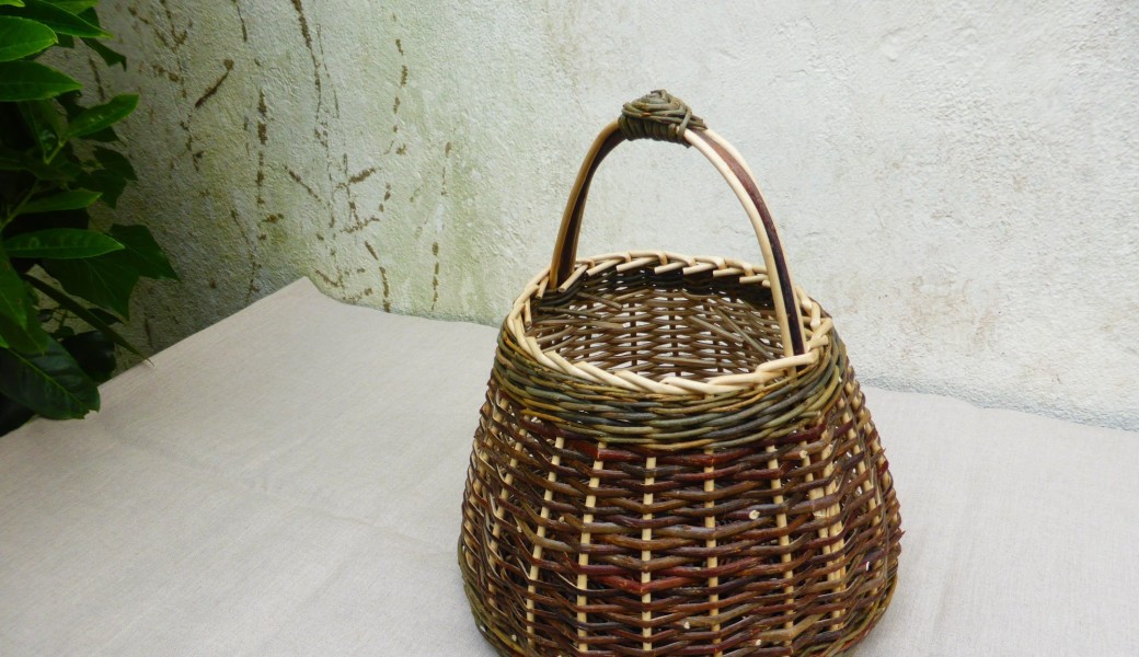 Petit panier cône ou corbeille ronde