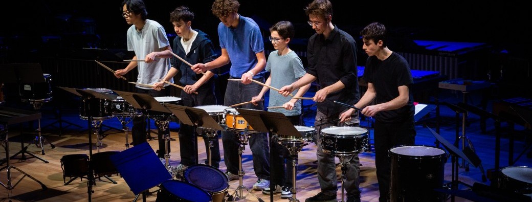 PIXELS - Scène partagée entre les élèves de Cycle 2 en Percussions et le Pixel Brass Band
