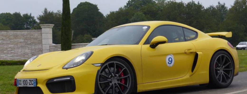 Porsche Cayman GT4 981 jaune