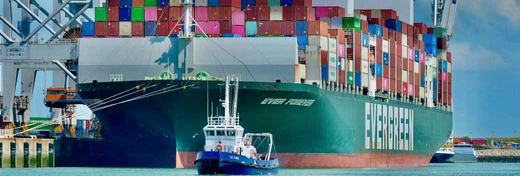 Port 2000 par la mer