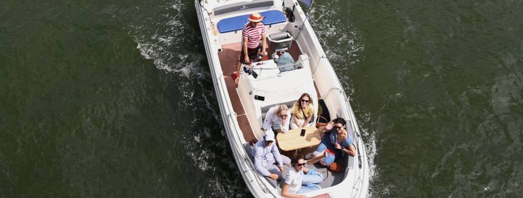 Private boat Paris 2026 Price 459