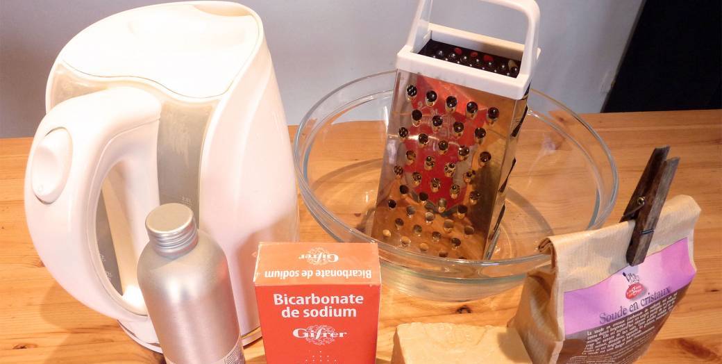 Produits d’entretien naturels et bio: atelier fabrication 