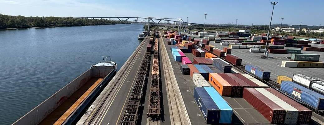 Rail, route et fleuve connectés