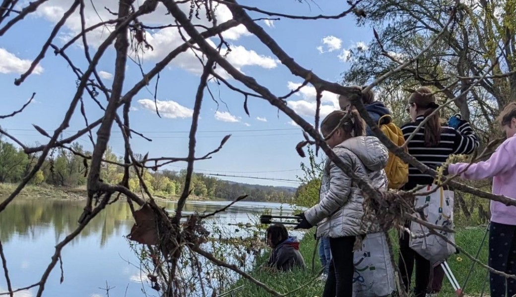 Ramassage des laisses de crues 