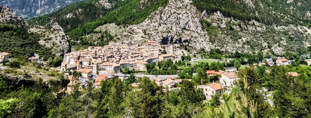 Randotrain des pignes : la cité médiévale d’Entrevaux