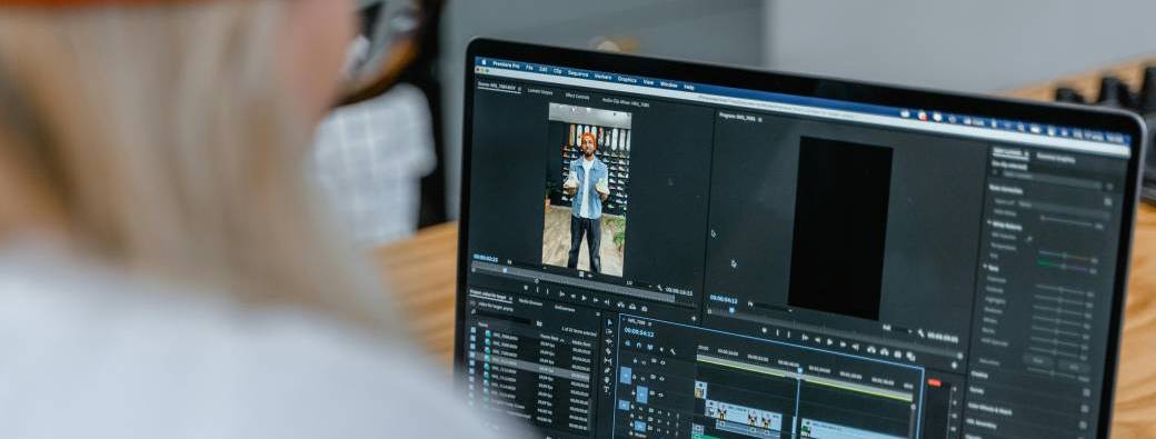 Réaliser des contenus vidéo avec son smartphone pour le Web et les réseaux sociaux.