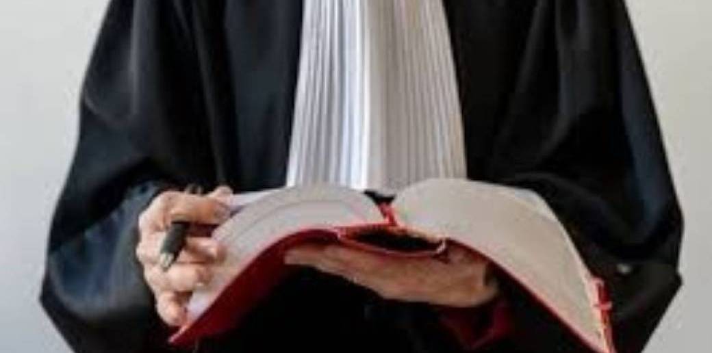 Rendez-vous avec un expert  : Avocate intervenante en droit des affaires et civil - Vallée du Rhôn