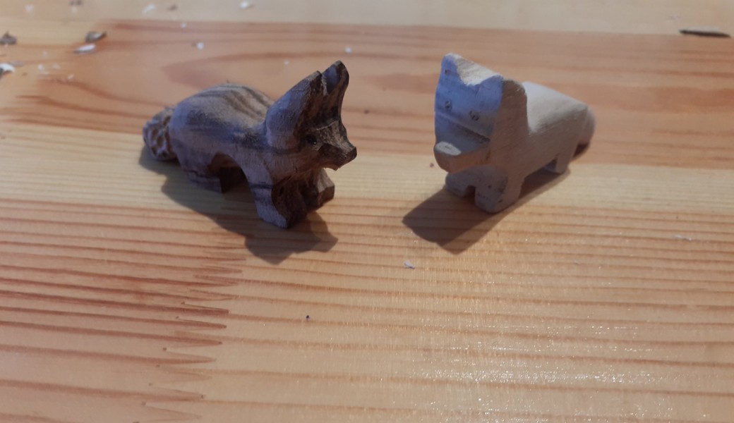 Sculpter son loup de A à Z en partant d'une branche d'arbre
