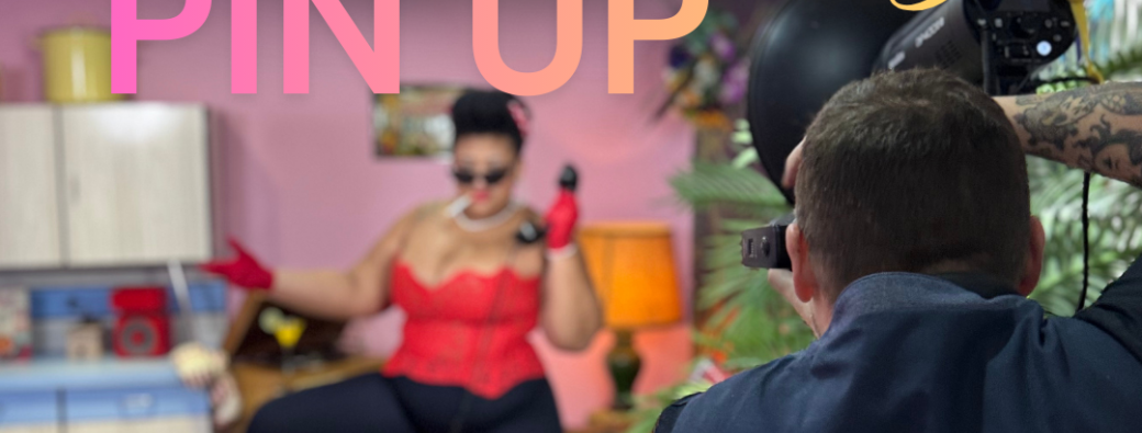 Shooting Photo Pin-Up