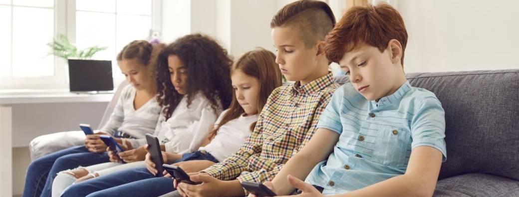 Smartphones, IA :  quels défis pour nos familles ?